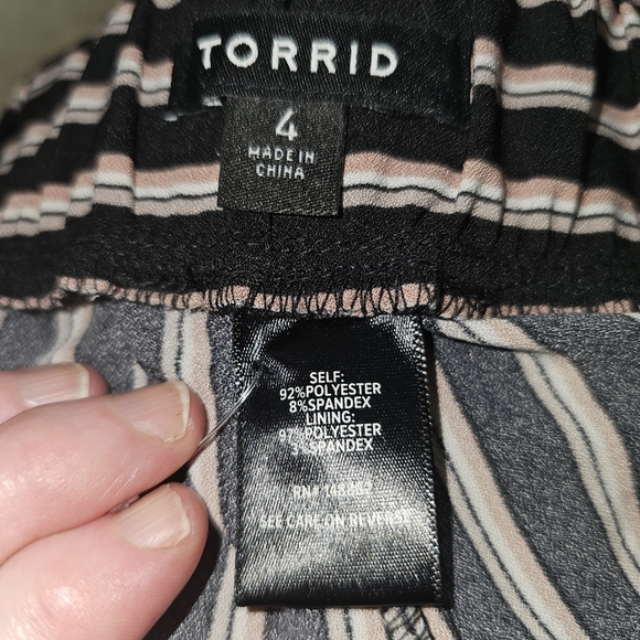 Torrid Multi Stripe Crepe Cropped Pants Trousers In 4 (26) - Picture 7 of 8